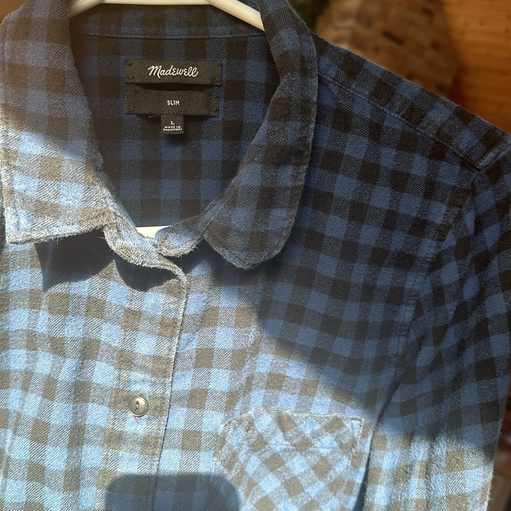 Madewell Blue Long Sleeve Boxy Button Down Shirt - Picture 2 of 6